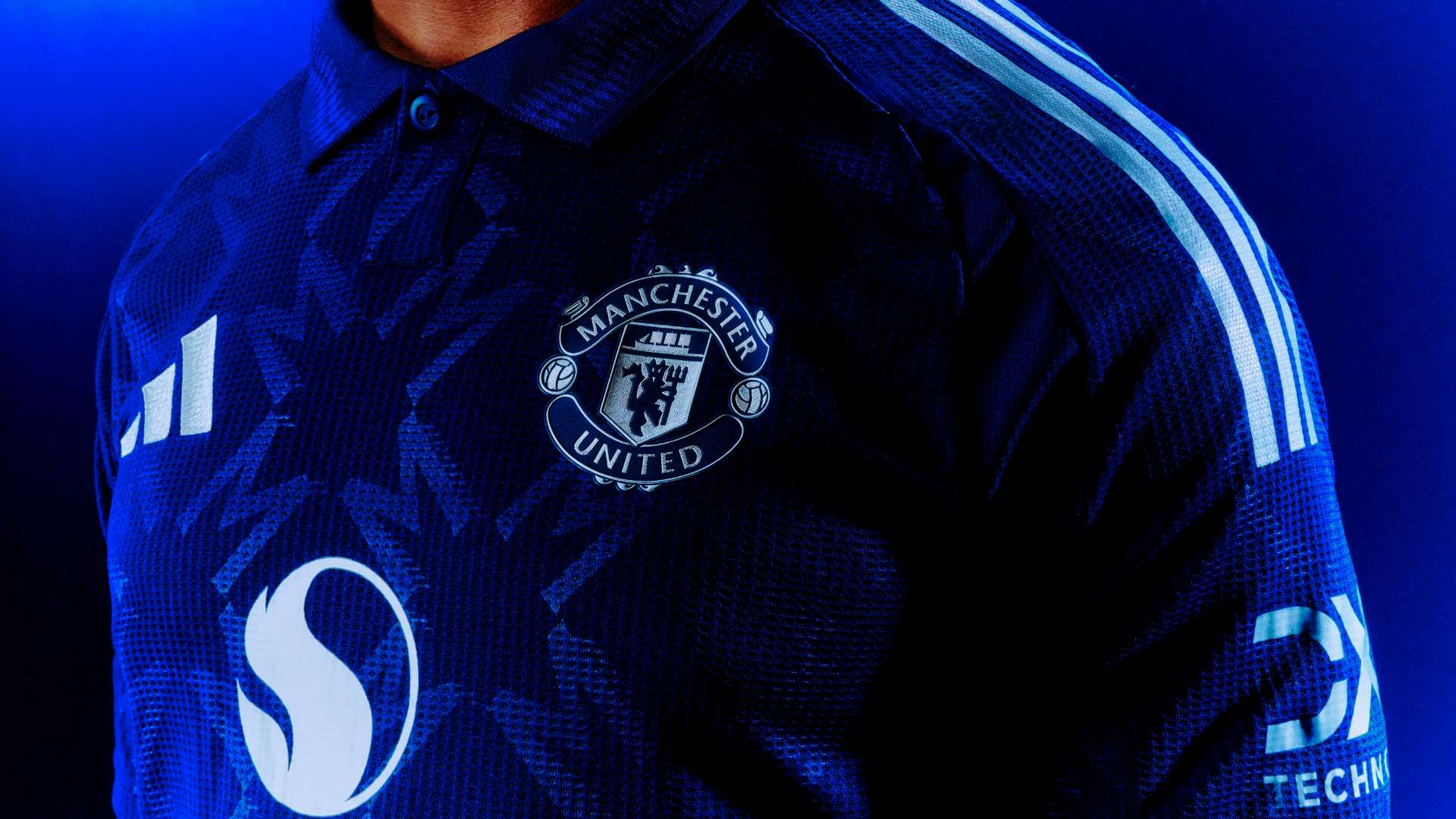 年参与足球 年参与足球