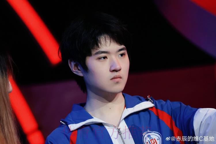 中青赛场双喜临门，少年“老穆”遇幸福烦恼